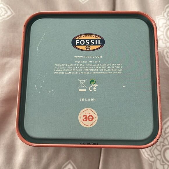 Fossil Collectible 30th Anniversary Watch Tin Box, empty - Picture 5 of 5